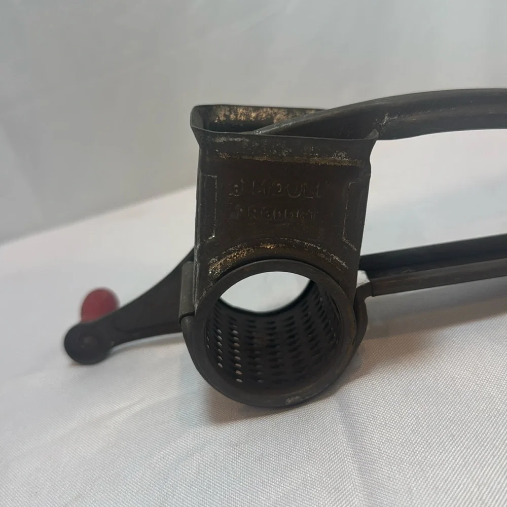 Vintage Metal Cheese Grater with Wooden Handle - Picture 3 of 6